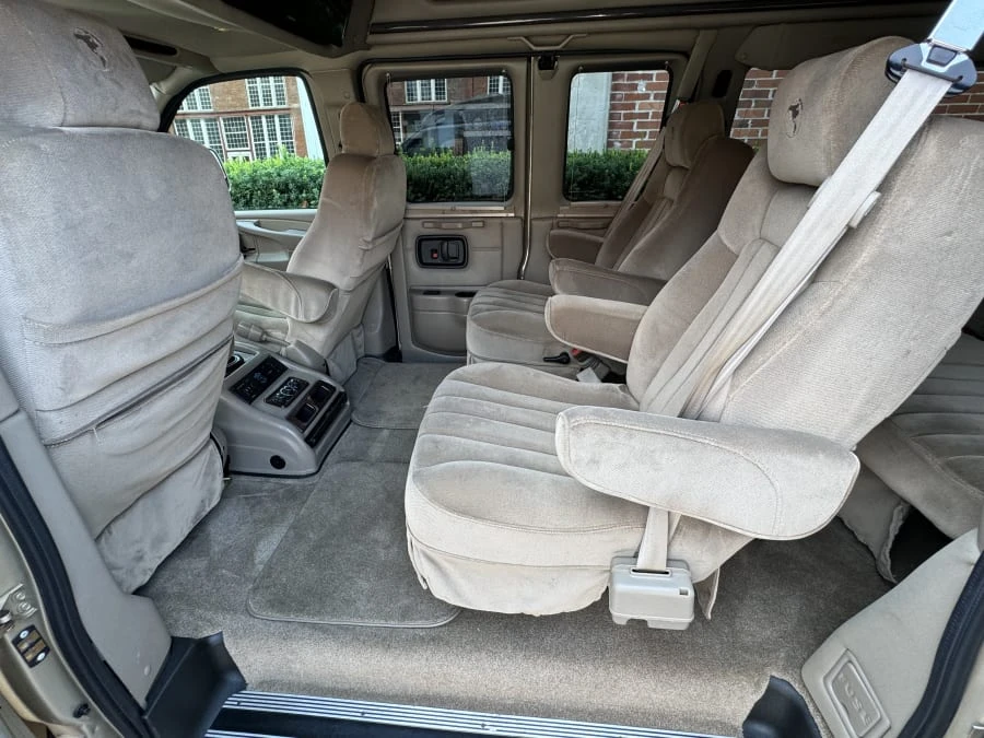 2012 Chevrolet Express - Image 12 of 17