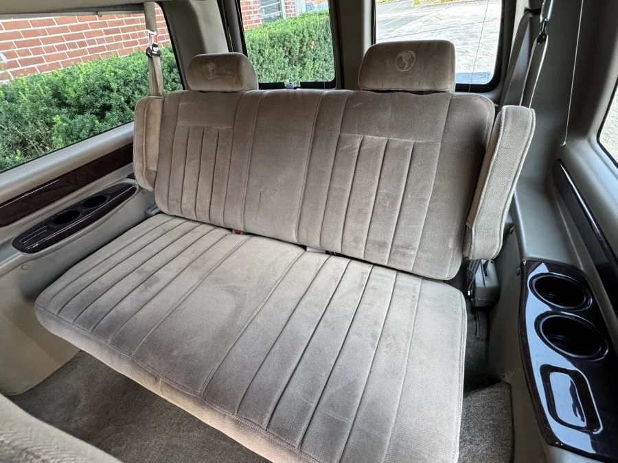 2012 Chevrolet Express - Image 7 of 17