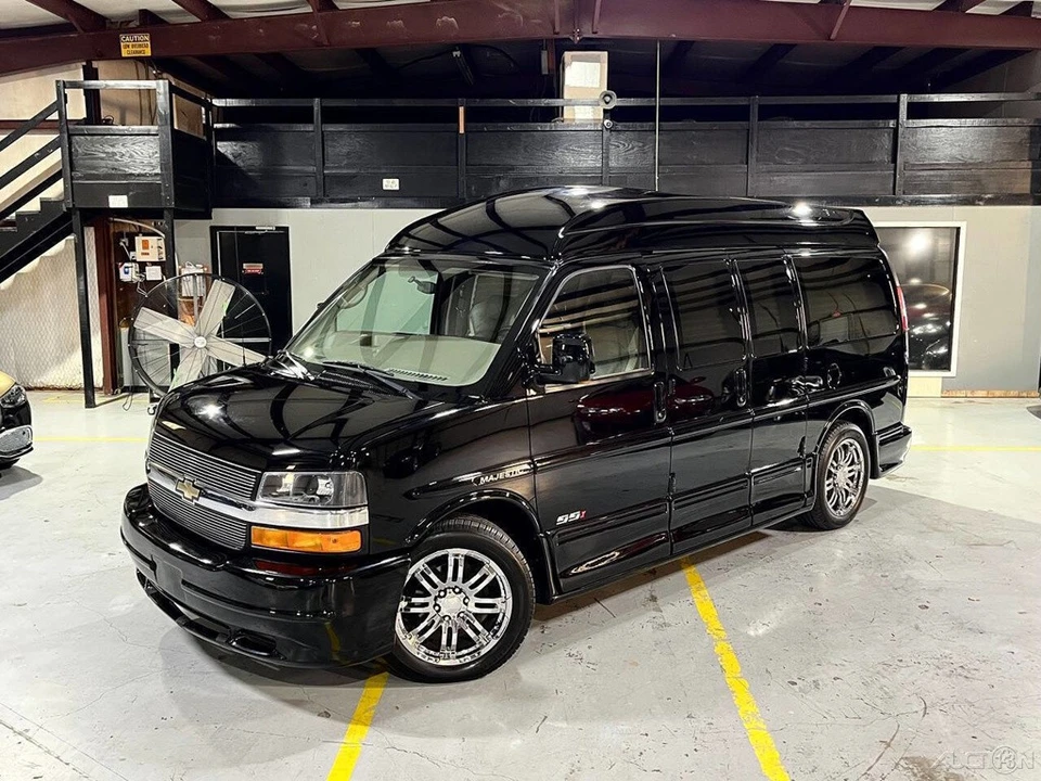 2012 Chevrolet Express - Image 5 of 21