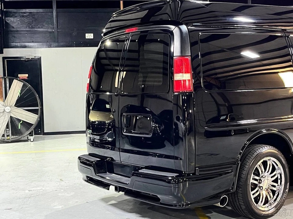 2012 Chevrolet Express - Image 7 of 21