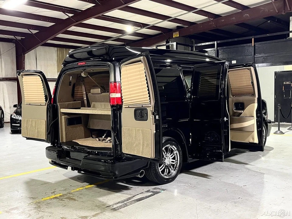 2012 Chevrolet Express - Image 20 of 21