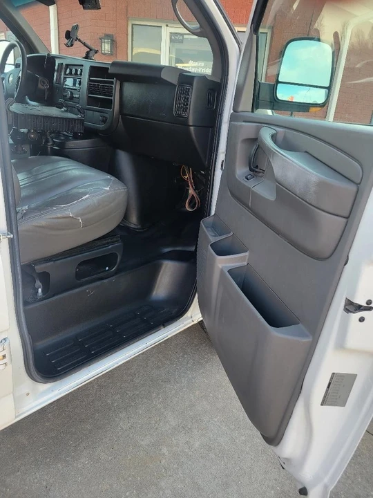2012 Chevrolet Express - Image 15 of 18