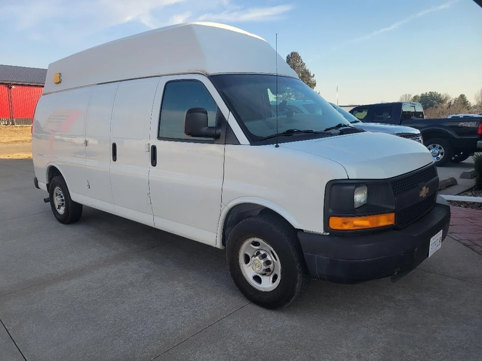 2012 Chevrolet Express - Image 5 of 18