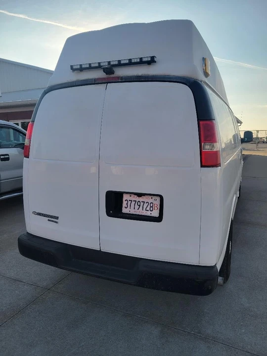 2012 Chevrolet Express - Image 7 of 18