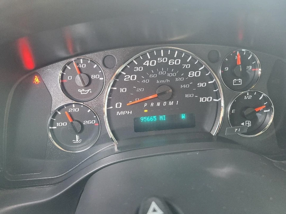 2012 Chevrolet Express - Image 17 of 18