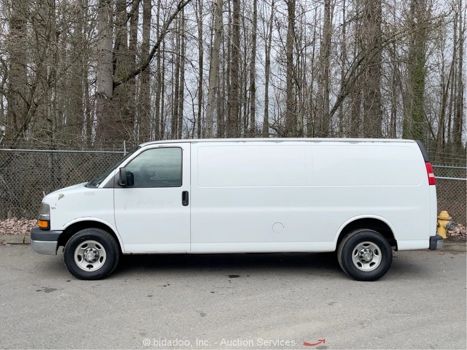 2012 Chevrolet Express - Image 5 of 12