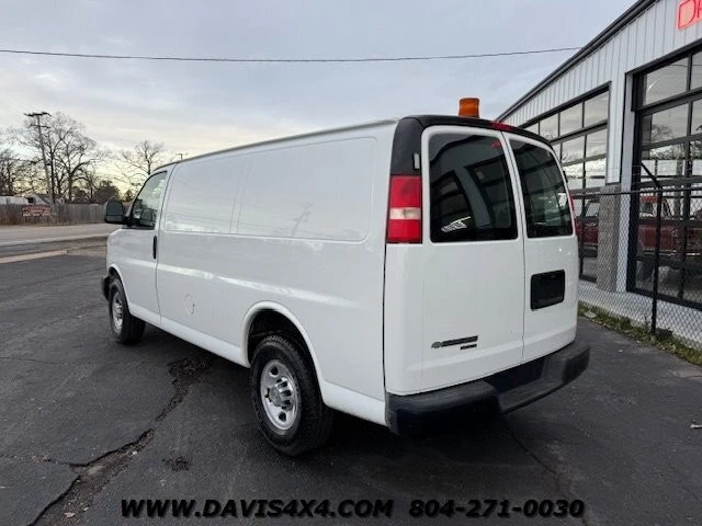 2012 Chevrolet Express - Image 22 of 31