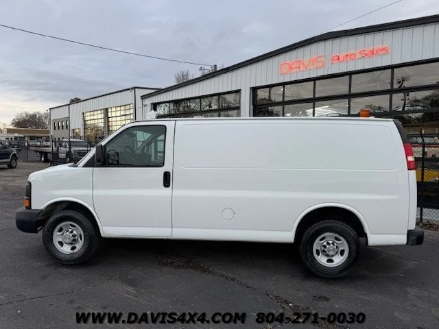 2012 Chevrolet Express - Image 23 of 31