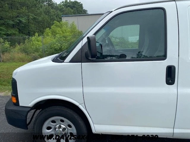 2012 Chevrolet Express - Image 21 of 29