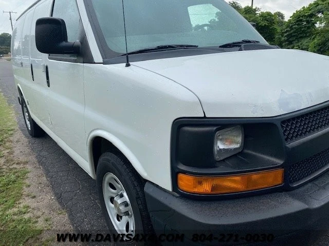 2012 Chevrolet Express - Image 25 of 29
