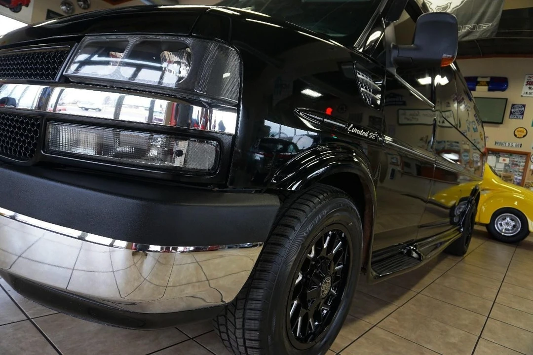 2012 Chevrolet Express - Image 13 of 21