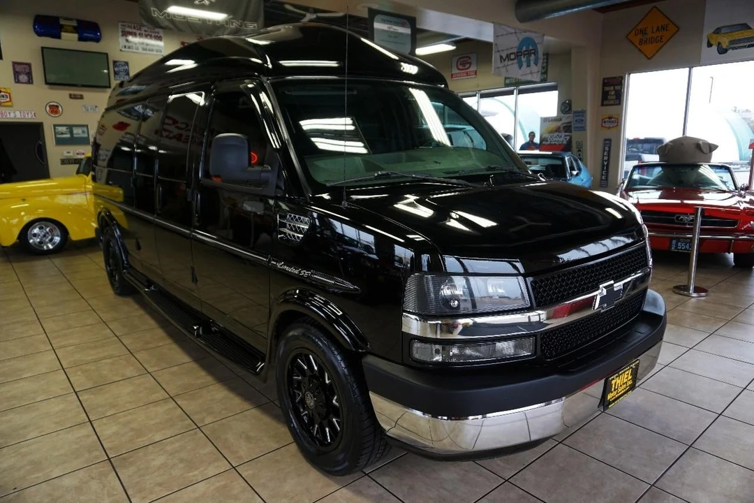 2012 Chevrolet Express - Image 9 of 21