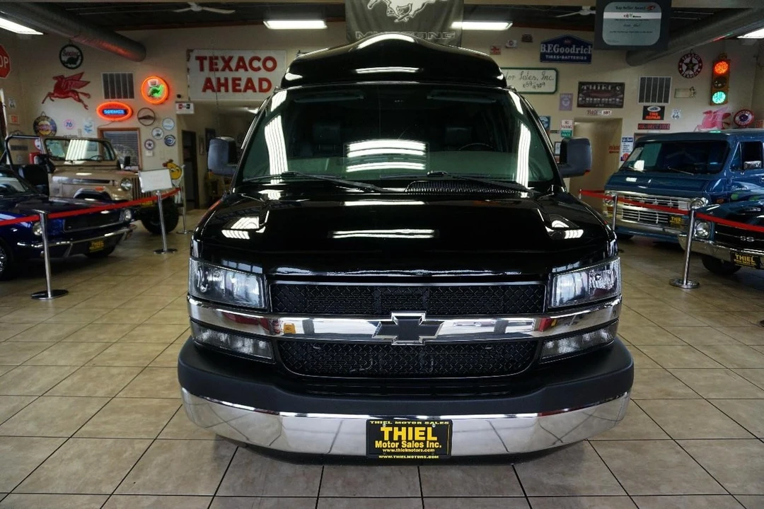 2012 Chevrolet Express - Image 10 of 21