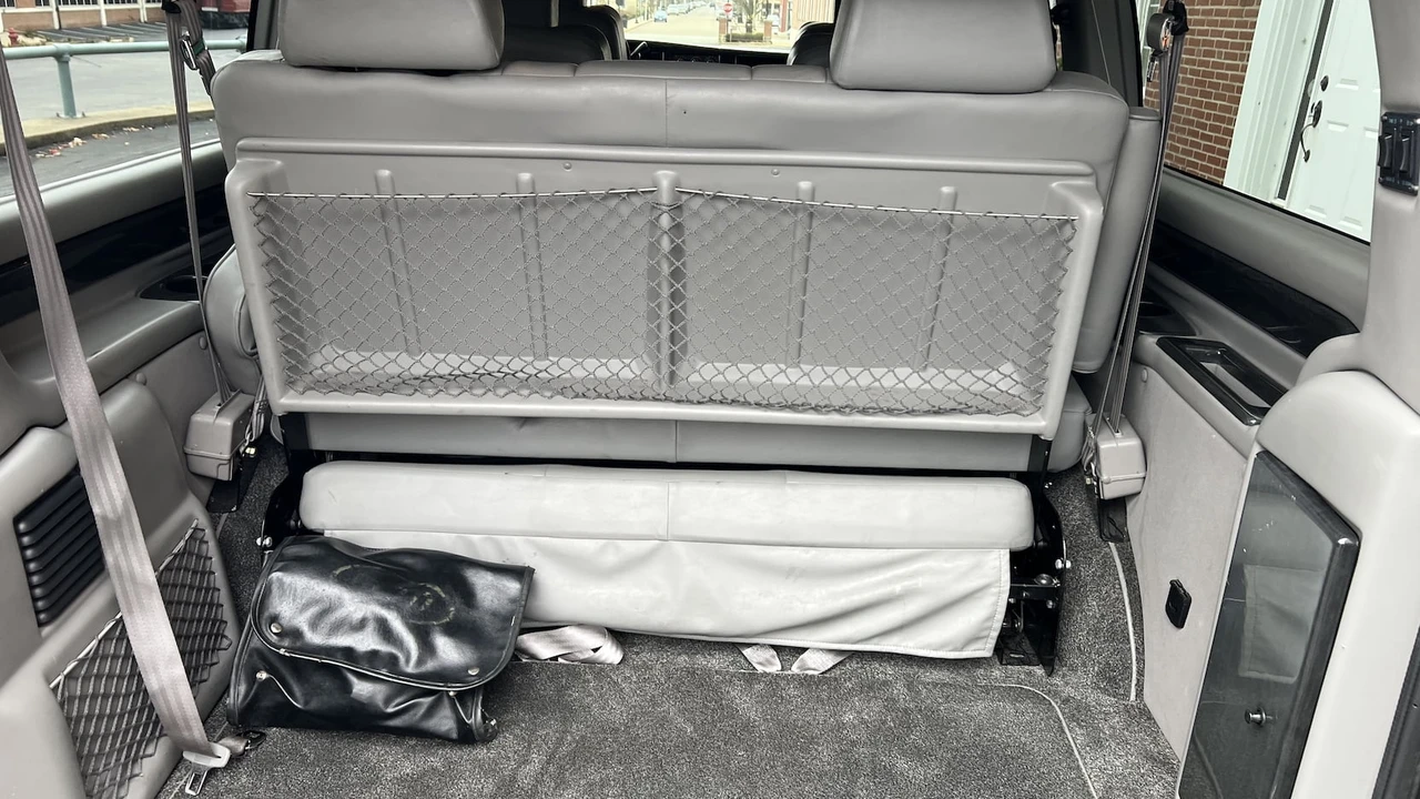 2012 Chevrolet Express - Image 8 of 12