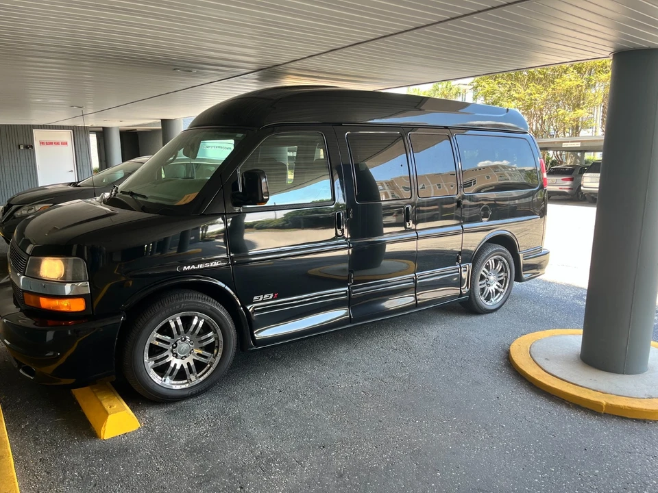 2012 Chevrolet Express - Image 2 of 13