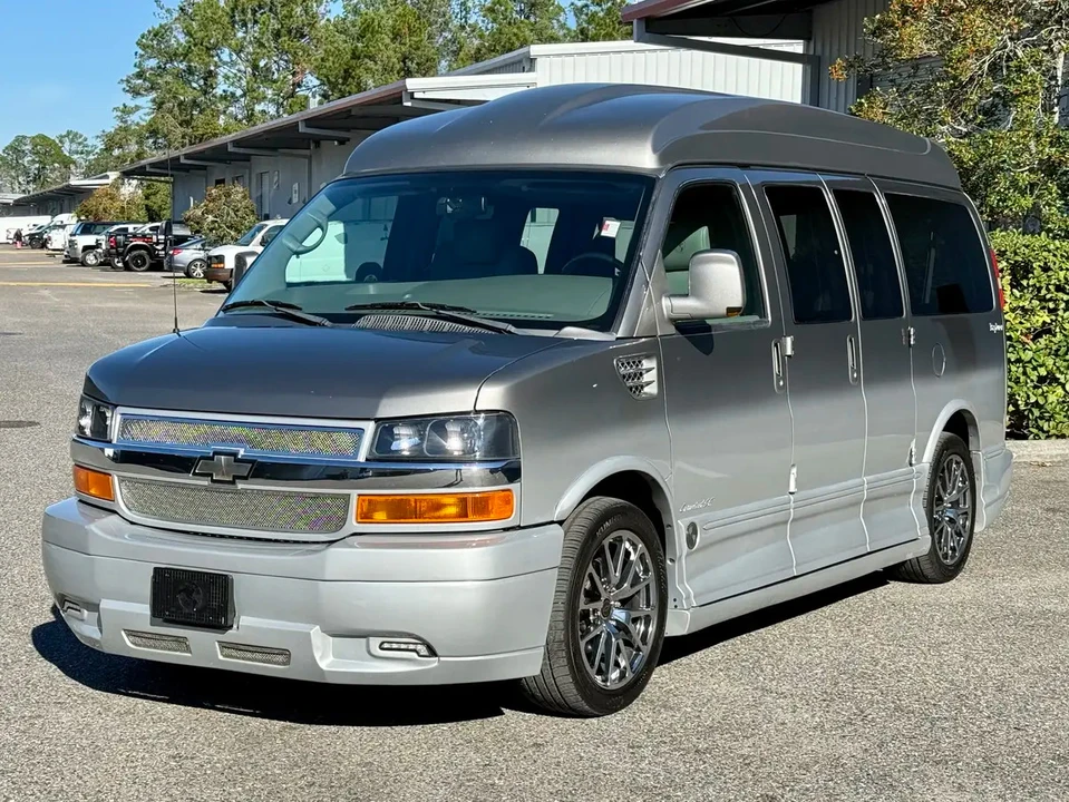 2012 Chevrolet Express - Image 3 of 21