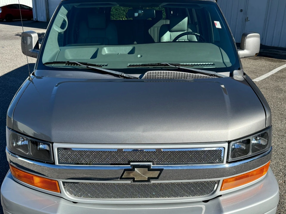 2012 Chevrolet Express - Image 19 of 21