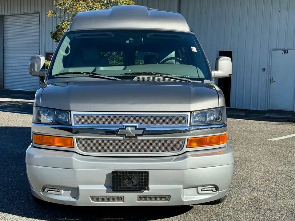 2012 Chevrolet Express - Image 18 of 21