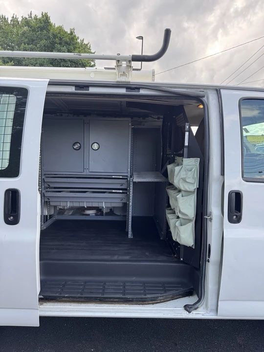 2012 Chevrolet Express - Image 10 of 17
