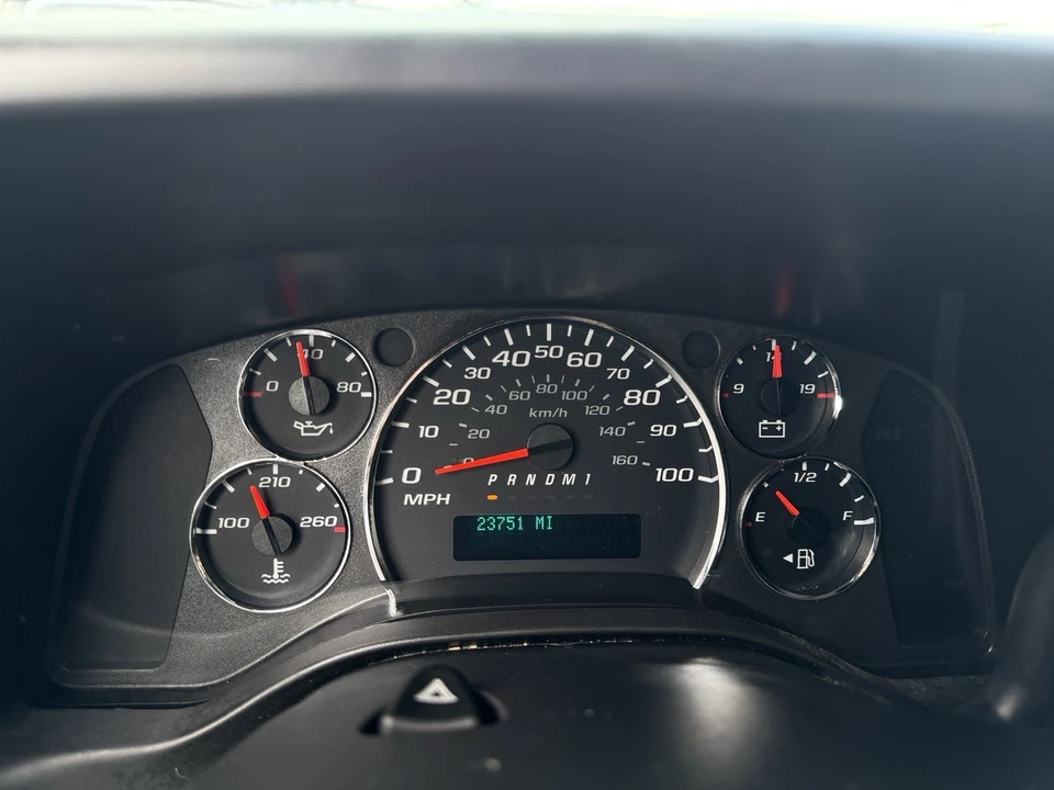 2012 Chevrolet Express - Image 15 of 17