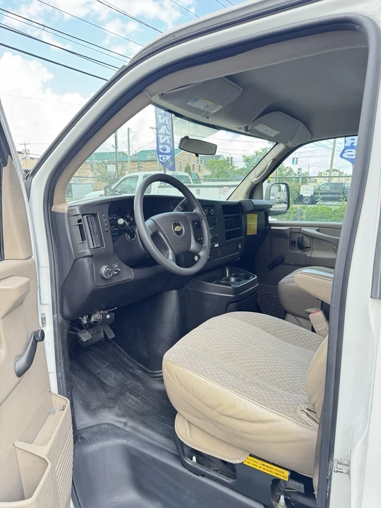 2012 Chevrolet Express - Image 8 of 17
