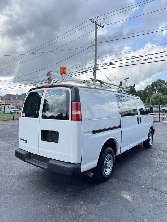2012 Chevrolet Express - Image 5 of 17