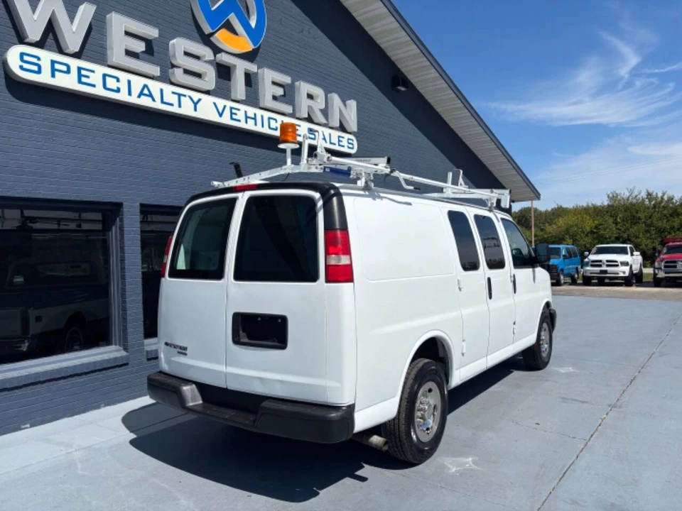 2012 Chevrolet Express - Image 3 of 12