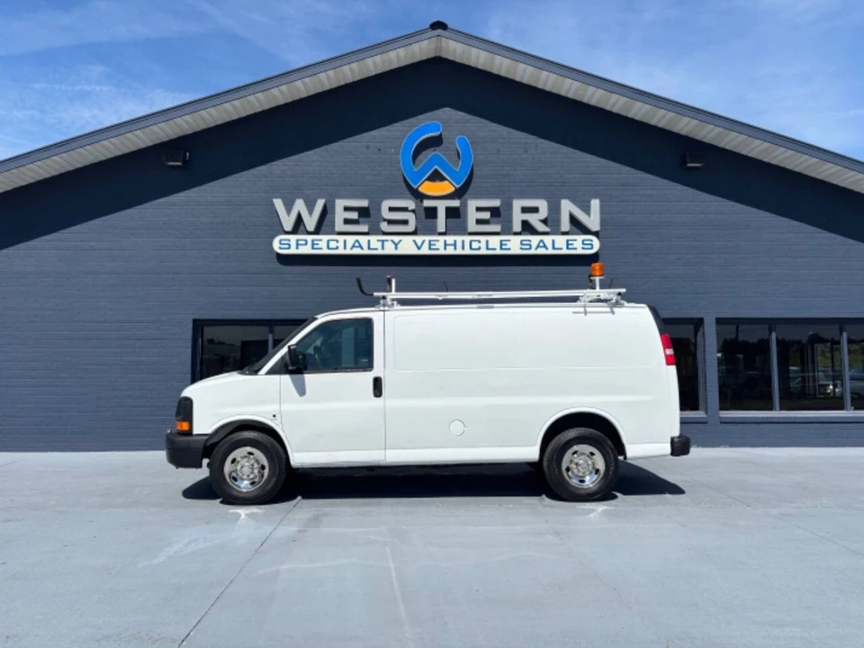 2012 Chevrolet Express - Image 2 of 12