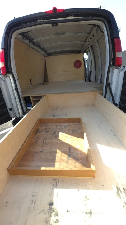 2012 Chevrolet Express - Image 12 of 17