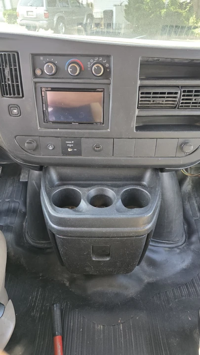 2012 Chevrolet Express - Image 14 of 17