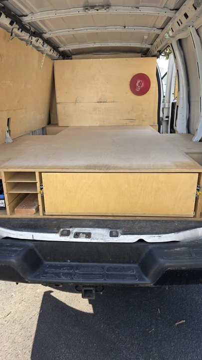 2012 Chevrolet Express - Image 11 of 17