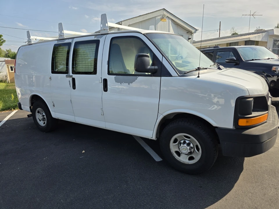 2012 Chevrolet Express - Image 2 of 17