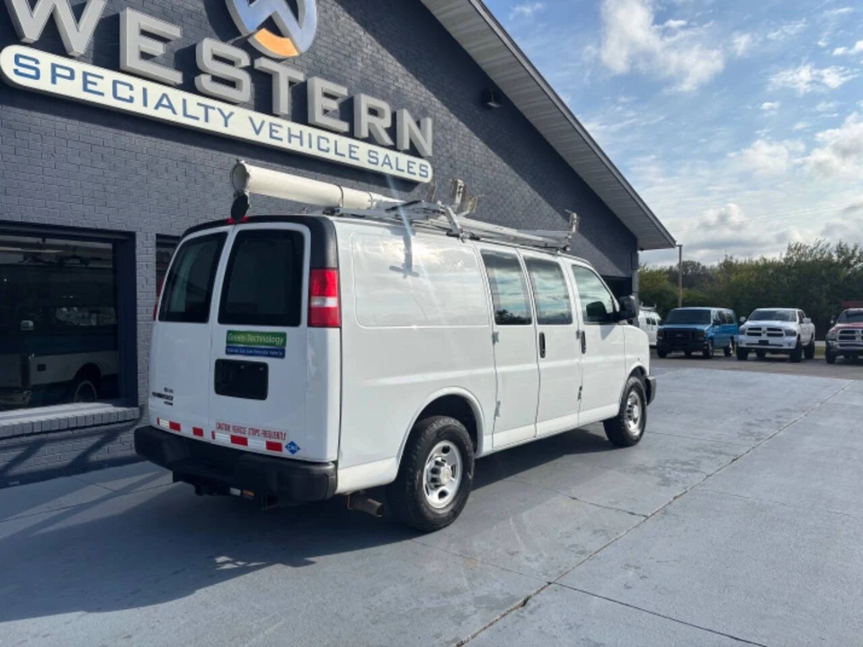 2012 Chevrolet Express - Image 7 of 12