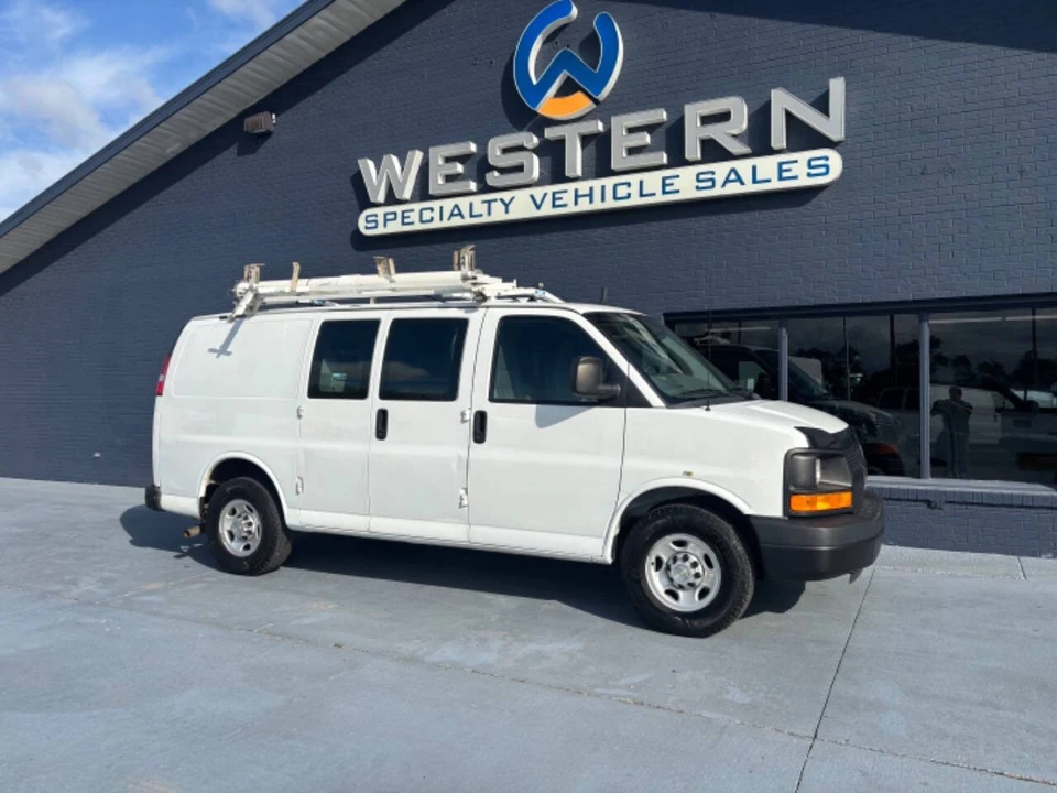 2012 Chevrolet Express - Image 8 of 12