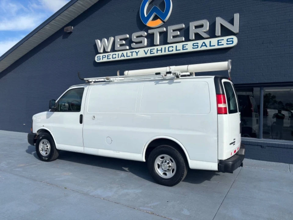 2012 Chevrolet Express - Image 6 of 12
