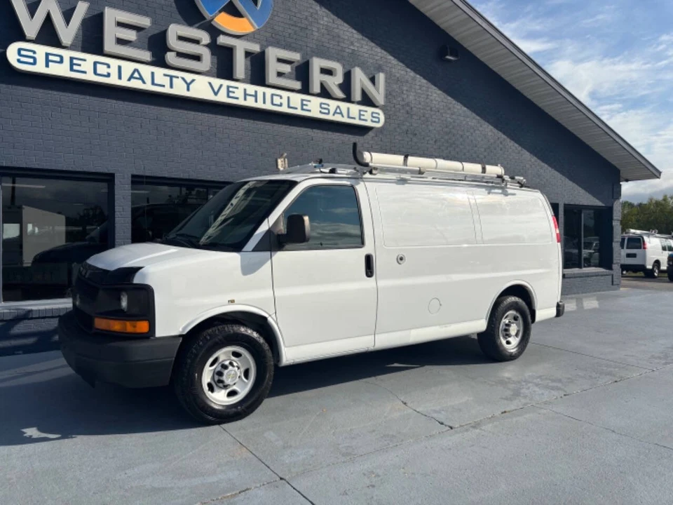 2012 Chevrolet Express - Image 4 of 12