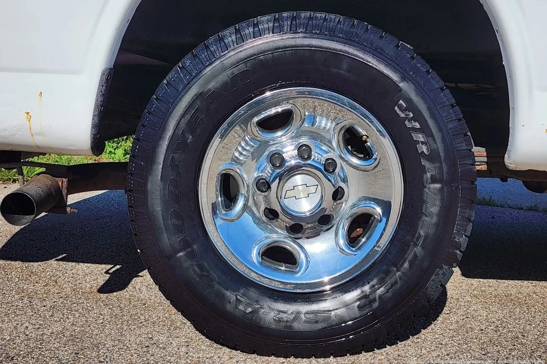 2012 Chevrolet Express - Image 7 of 21