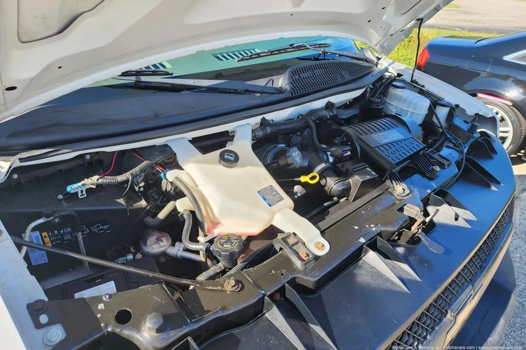 2012 Chevrolet Express - Image 12 of 21