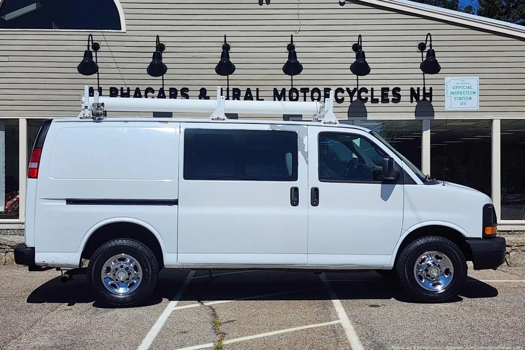 2012 Chevrolet Express - Image 4 of 21
