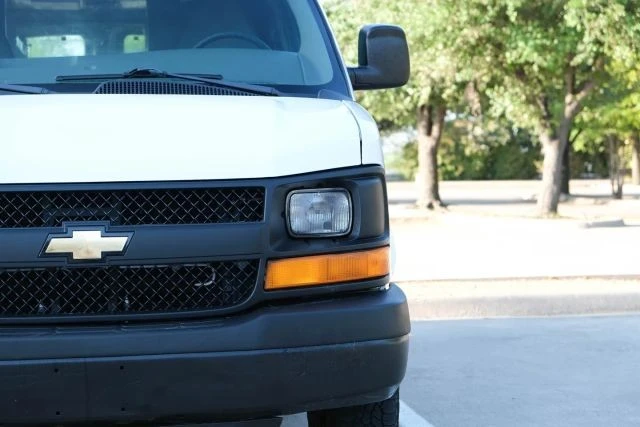 2012 Chevrolet Express - Image 5 of 21