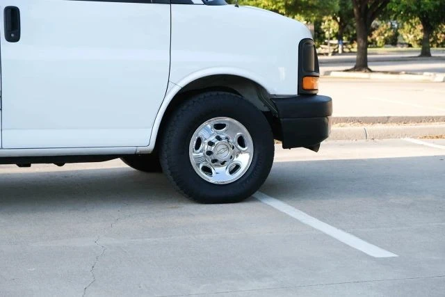 2012 Chevrolet Express - Image 14 of 21