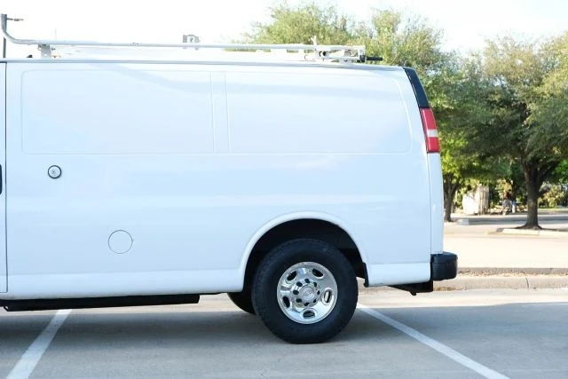 2012 Chevrolet Express - Image 9 of 21