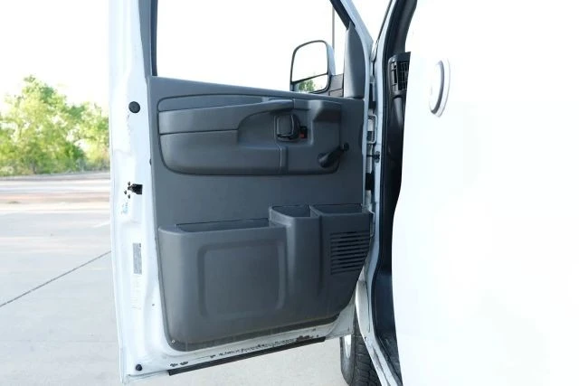 2012 Chevrolet Express - Image 17 of 21