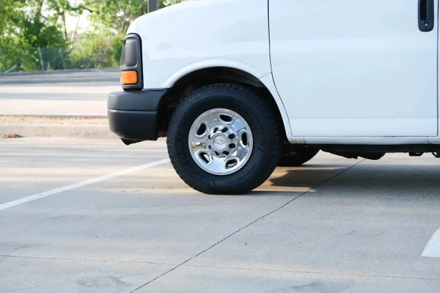 2012 Chevrolet Express - Image 10 of 21