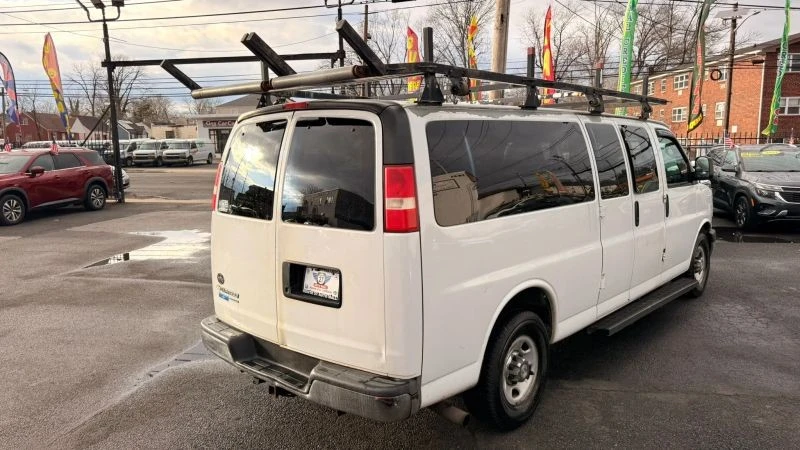 2012 Chevrolet Express - Image 5 of 12