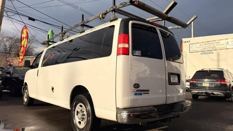2012 Chevrolet Express - Image 7 of 12