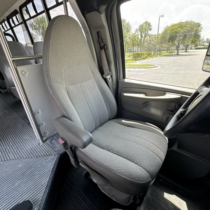 2012 Chevrolet Express - Image 16 of 21