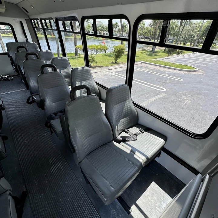 2012 Chevrolet Express - Image 19 of 21