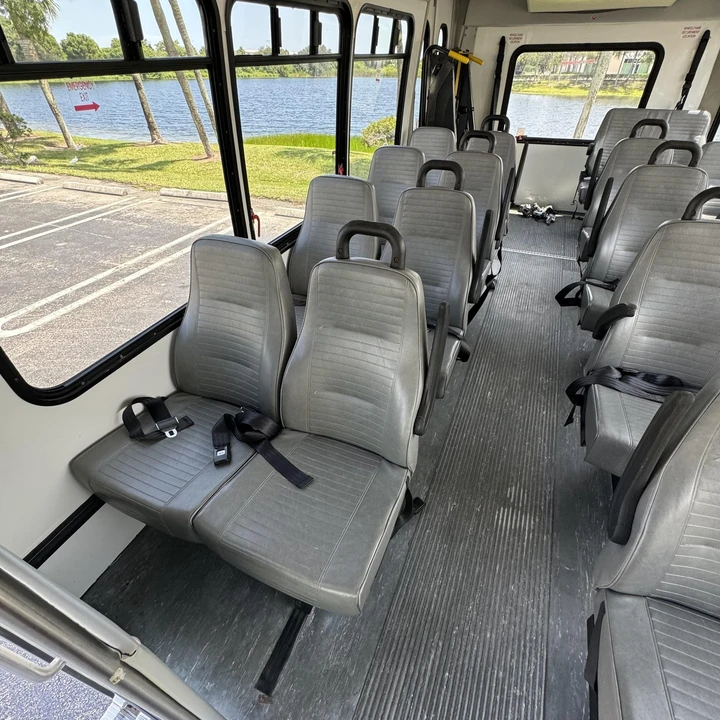 2012 Chevrolet Express - Image 20 of 21