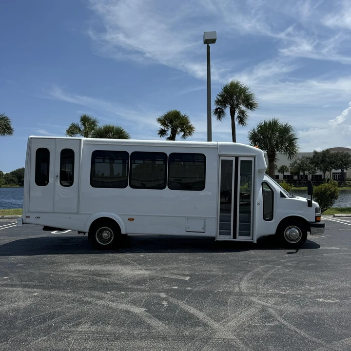 2012 Chevrolet Express - Image 3 of 12